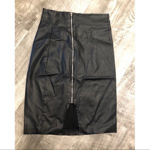♦️Leather Skirt with Slit♦️